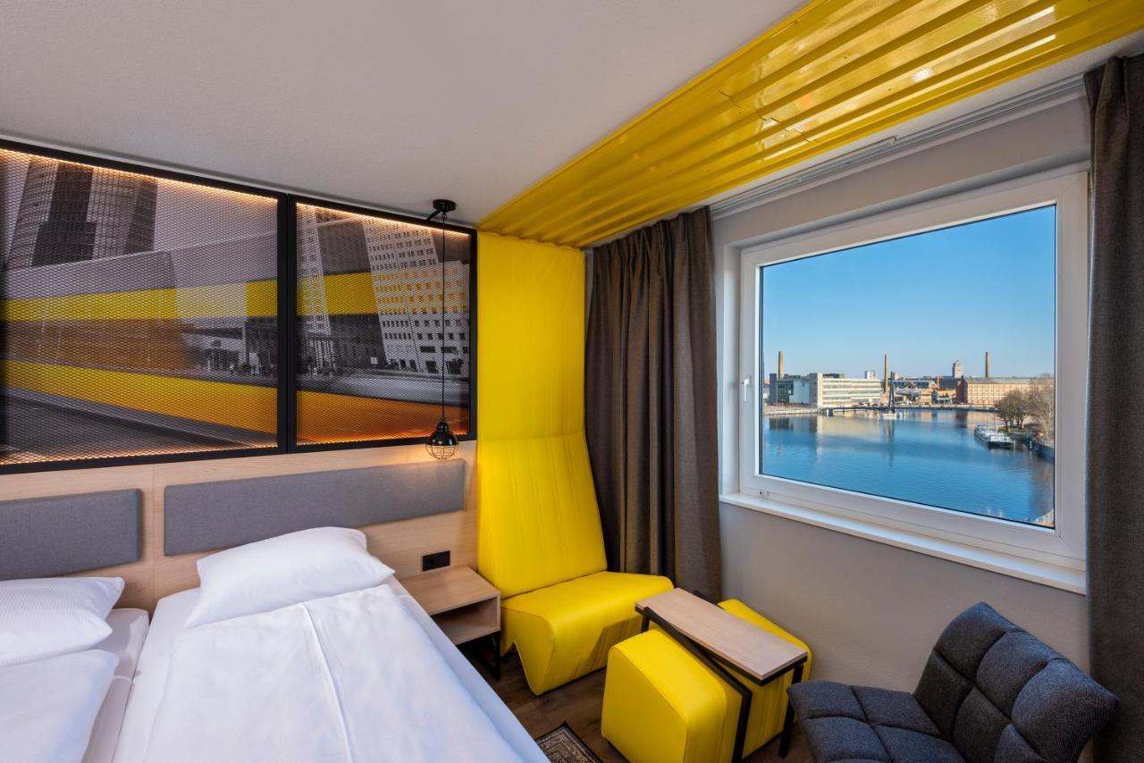Hotel Ibis Styles Berlin Treptow Exterior foto