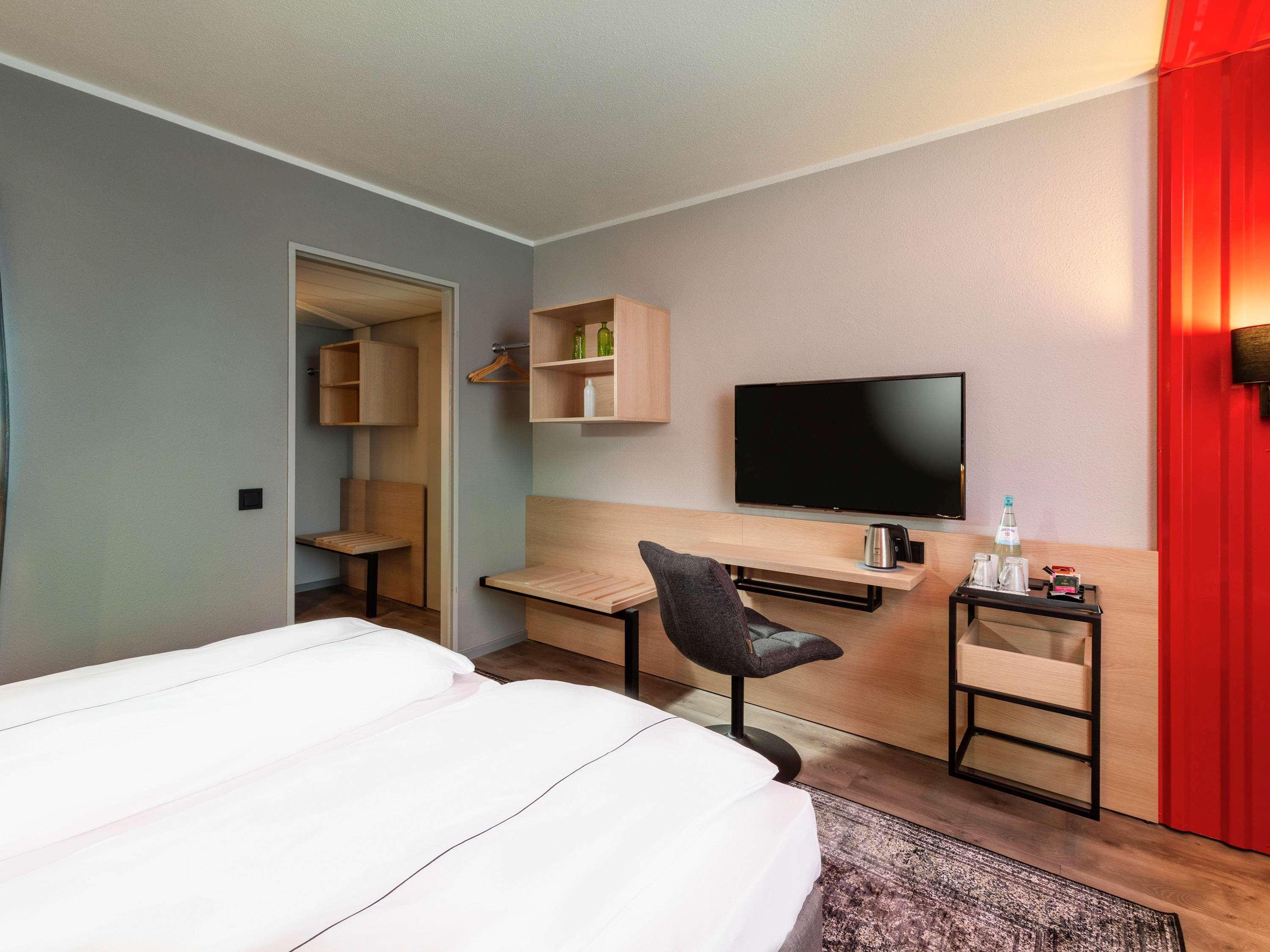 Hotel Ibis Styles Berlin Treptow Exterior foto