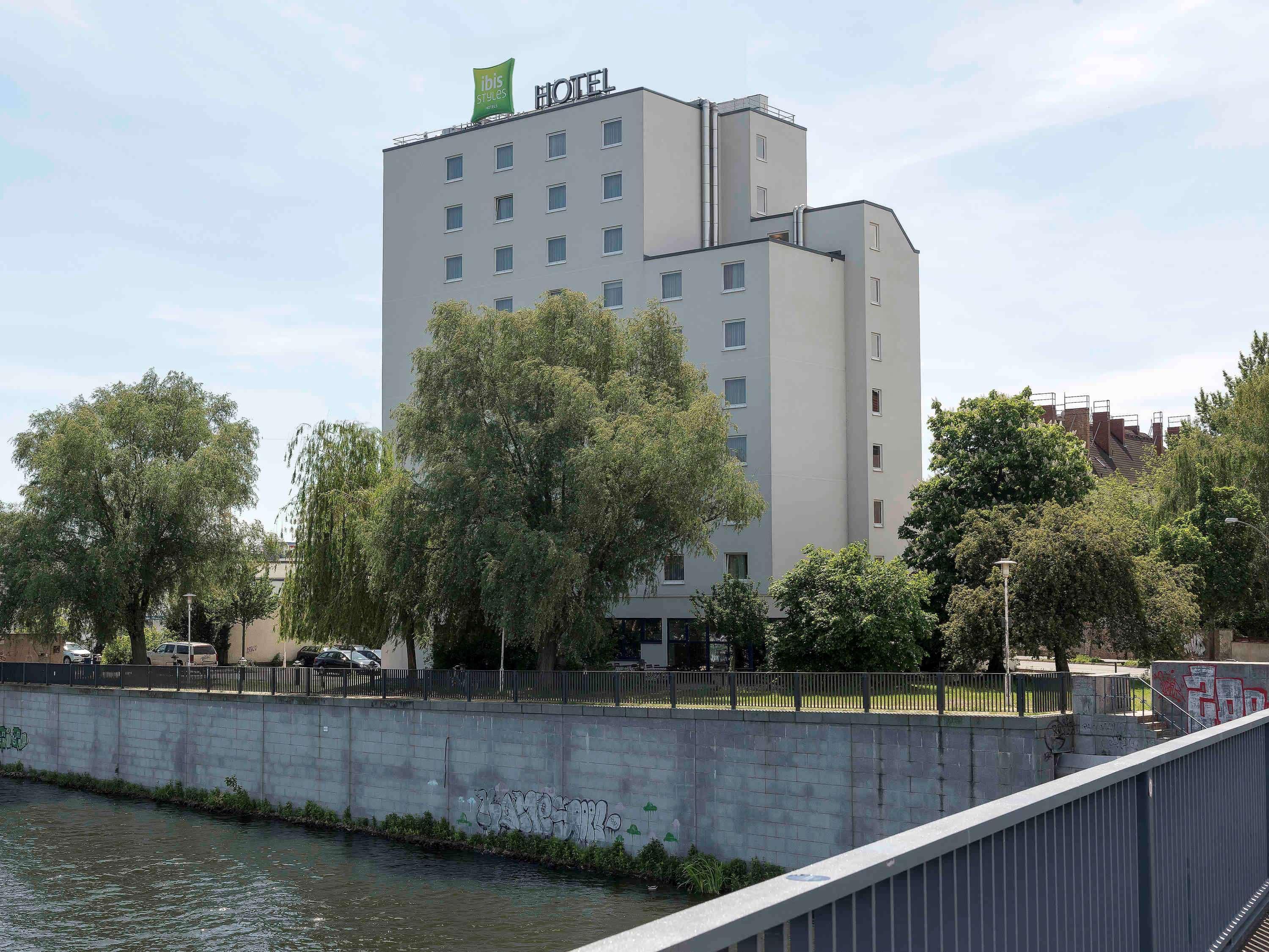 Hotel Ibis Styles Berlin Treptow Exterior foto