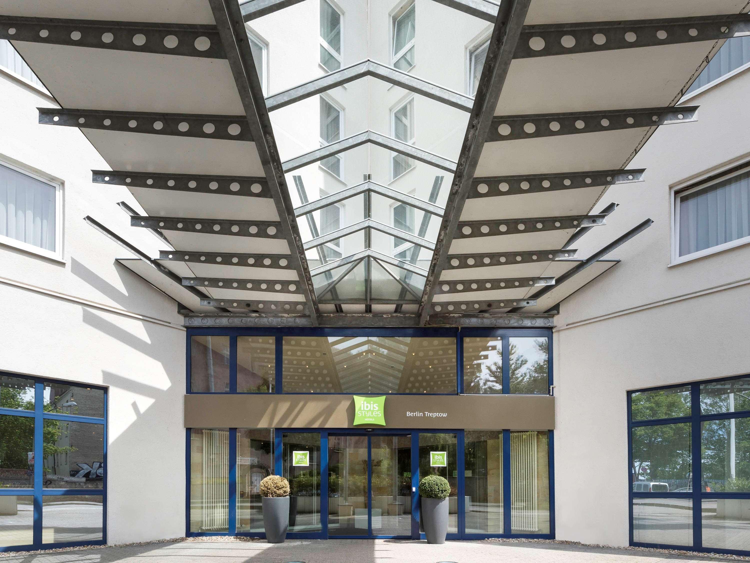 Hotel Ibis Styles Berlin Treptow Exterior foto