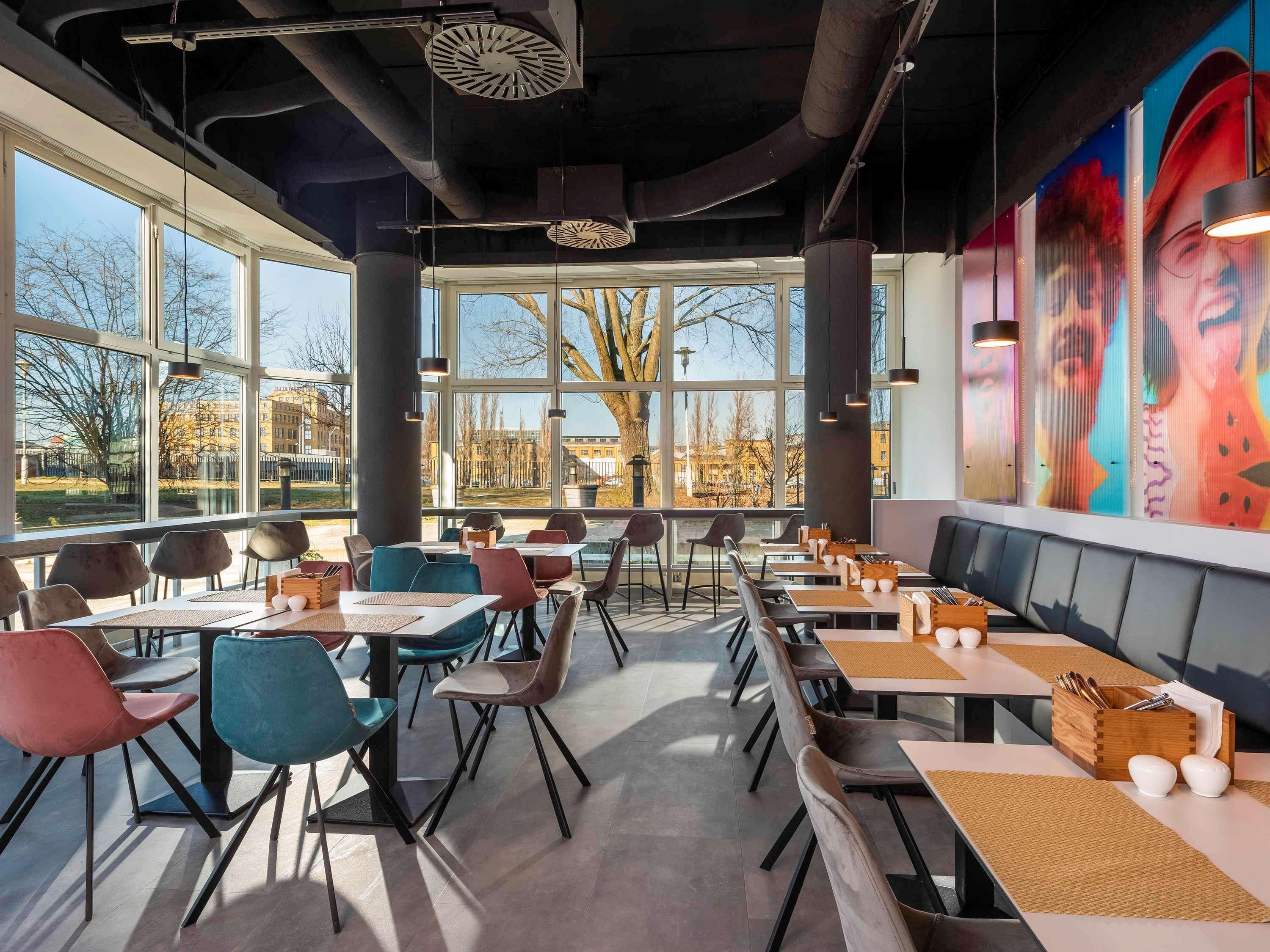 Hotel Ibis Styles Berlin Treptow Exterior foto
