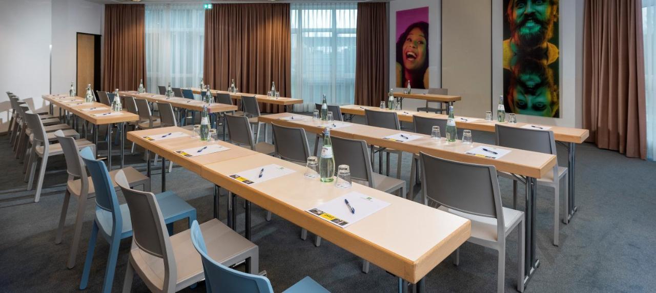 Hotel Ibis Styles Berlin Treptow Exterior foto